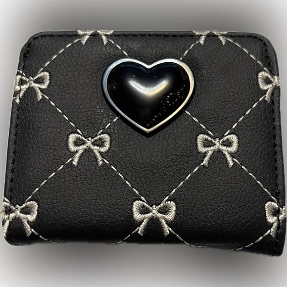 Betsey Johnson Black Bow Wallet - Picture 1 of 6